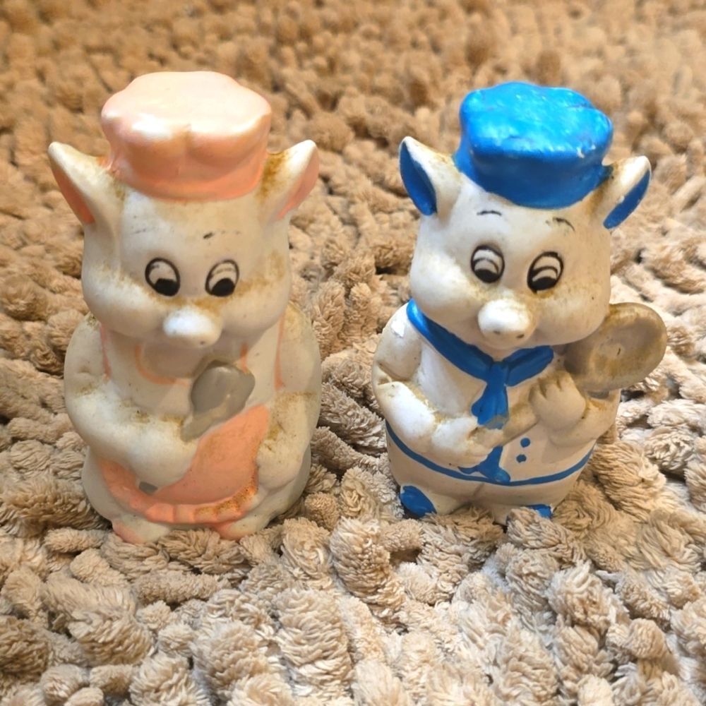 Vintage Cooking Pig Couple female pink apron hat spatula male blue hat spoon tie